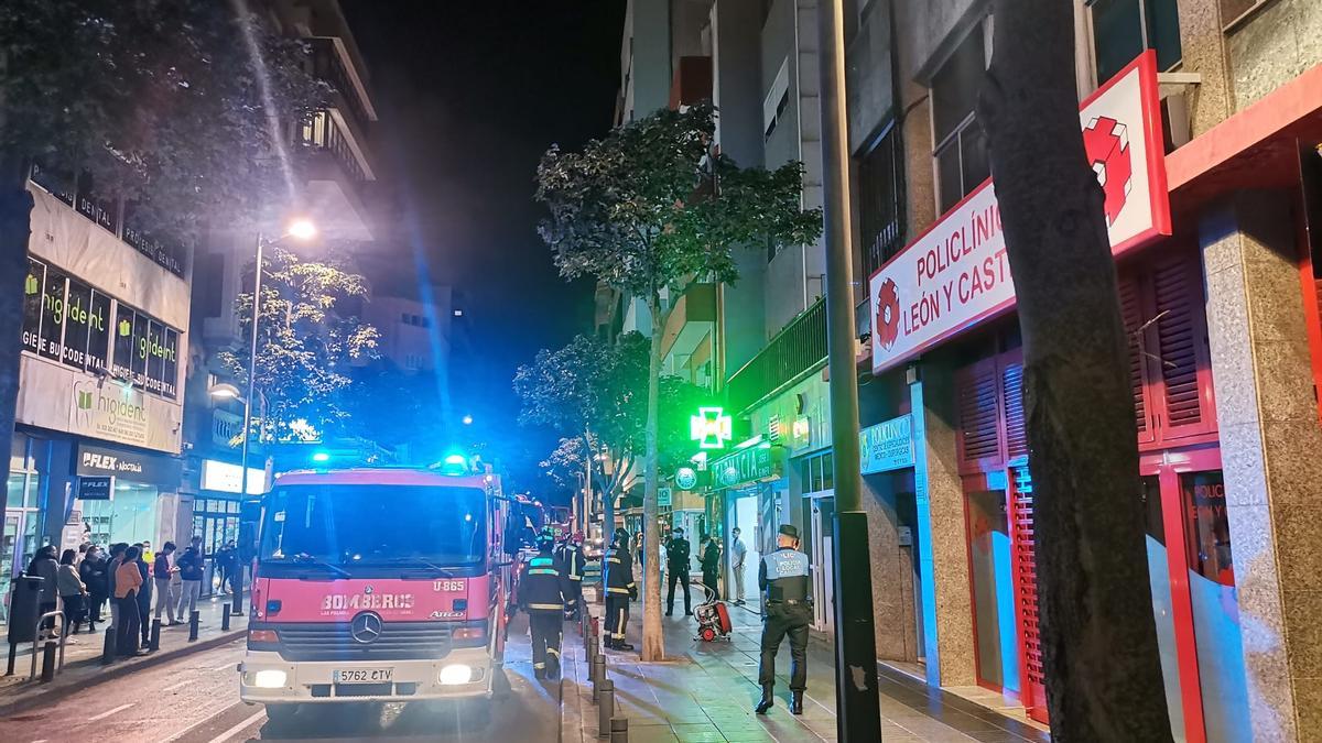 Incendio en una vivienda en León y Castillo