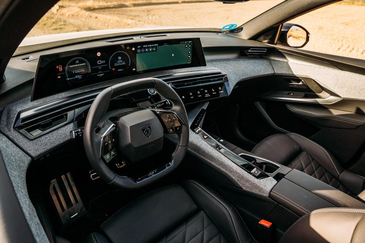 El conductor del nuevo Peugeot E-3008 puede escoger entre cuatro modos de conducción