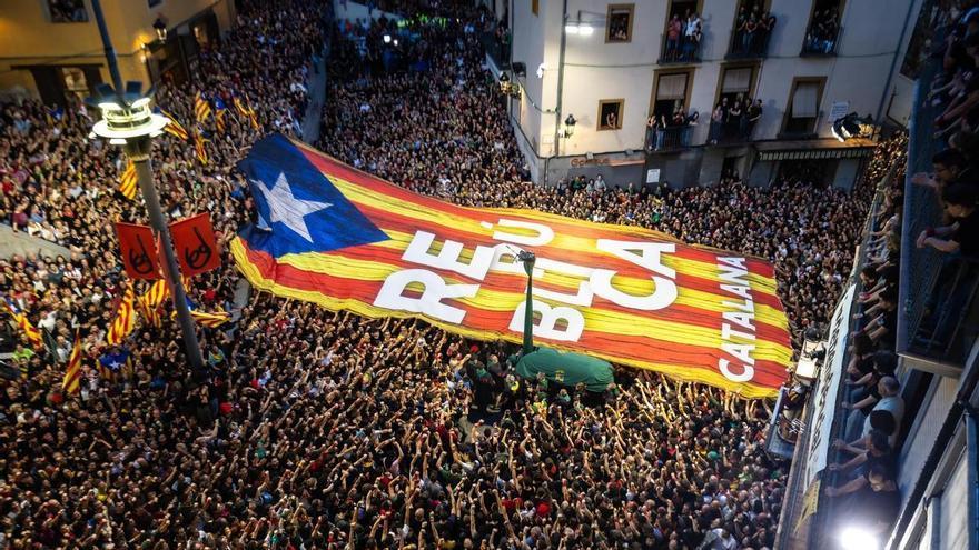 Els partidaris del sí a la independència pugen sis punts fins al 45%, el màxim en sis anys