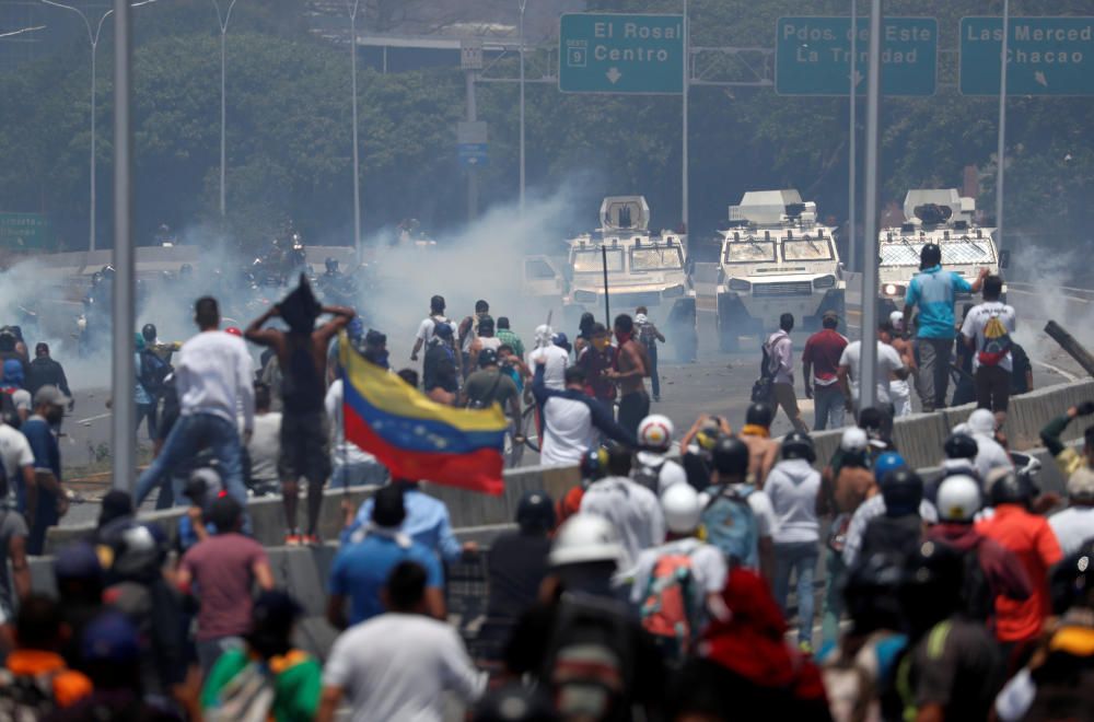 El alzamiento militar en Venezuela.