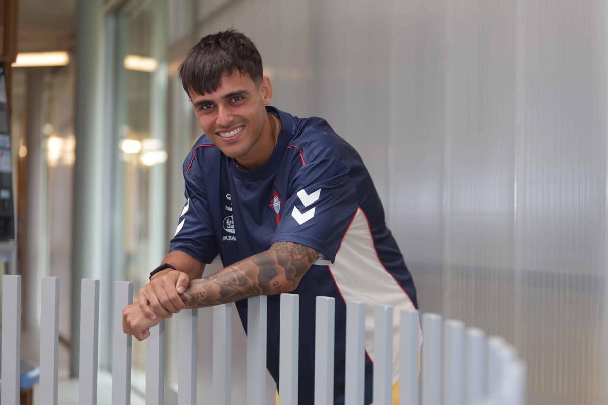 Román sonríe en Afouteza, donde «disfruta mucho del día a día».
