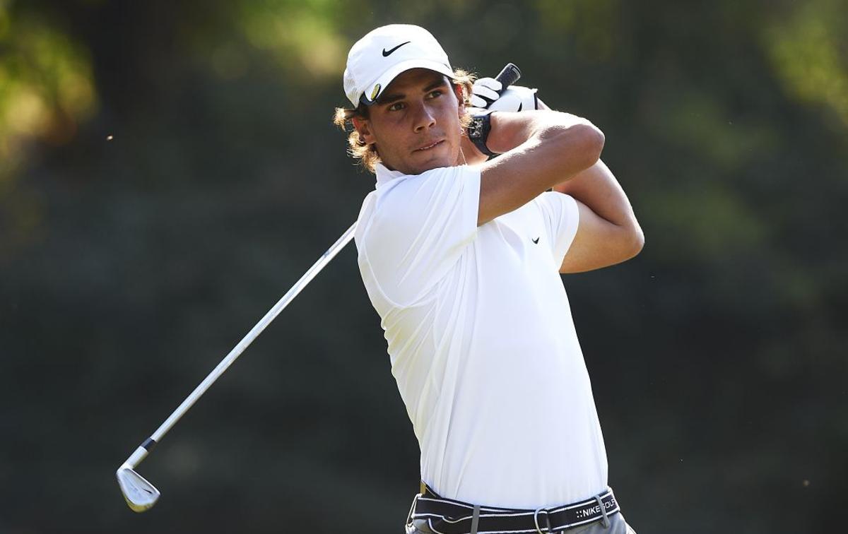 Nadal es un gran aficionado al golf, aunque su swing con el driver "necesita mejorar" según un experto de ESPN