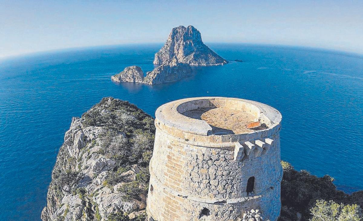 Torre de defensa de es Savinar, en el término municipal de Sant Josep. | GETTY IMAGES