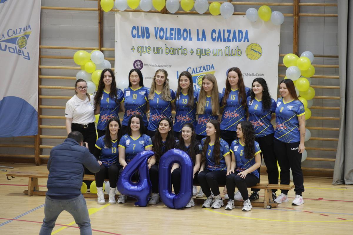 Gijón. Presentación de escuelas deportivas y equipos 2025/26 del CV La Calzada y 40 aniversario.