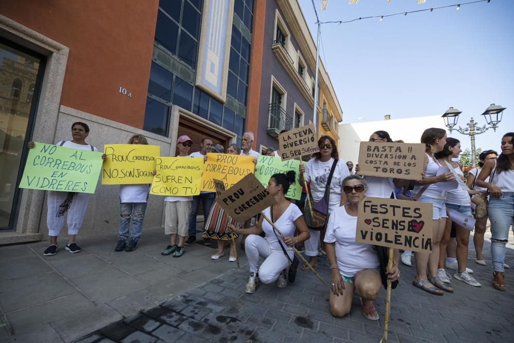 Vidreres celebra els correbous entre les protestes dels animalistes