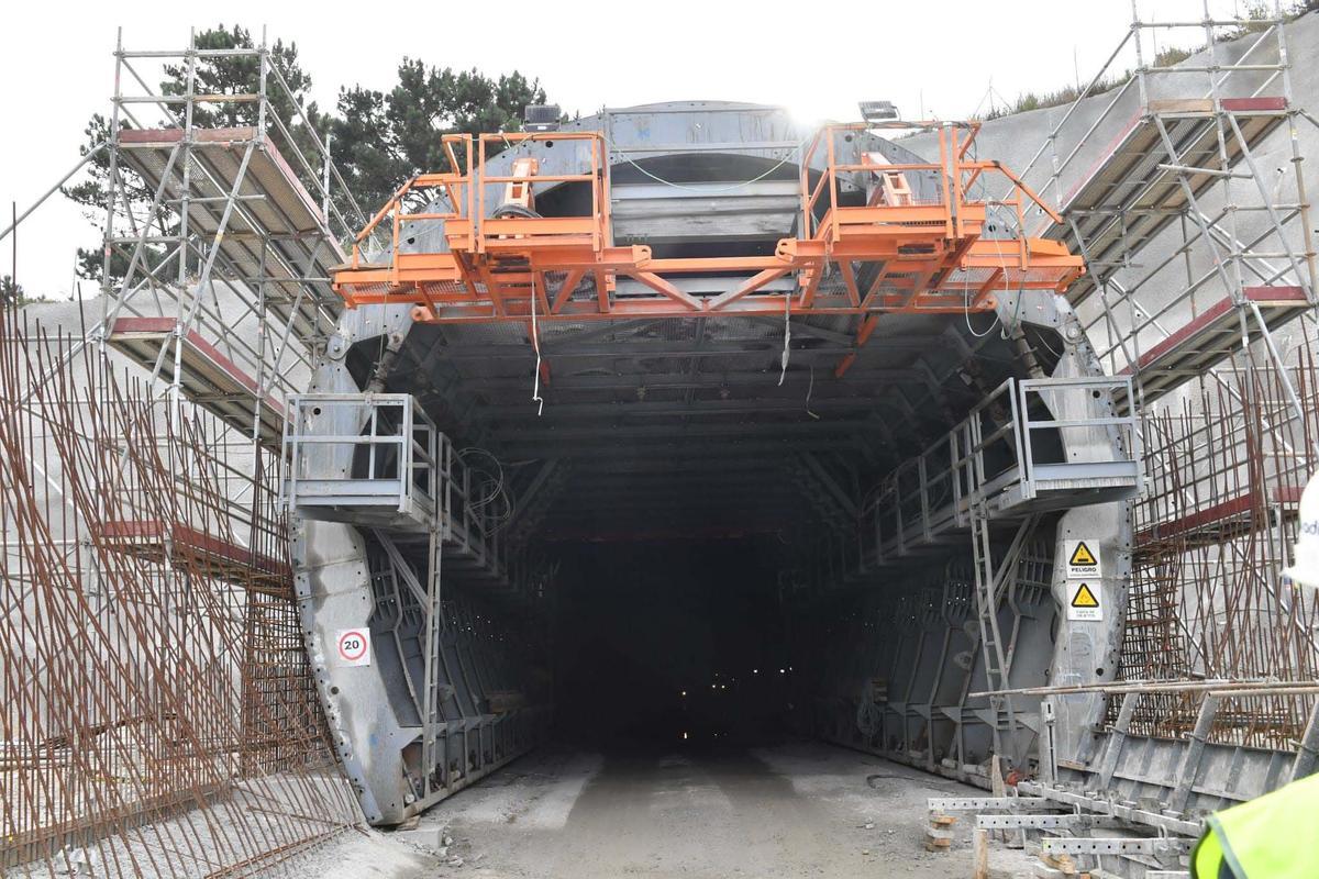 Finaliza la excavación de los tres túneles del acceso ferroviario al puerto exterior de A Coruña