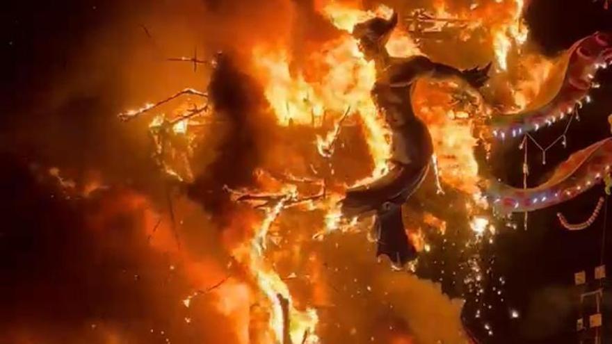 La cremà de Florida Portazgo, a cámara lenta