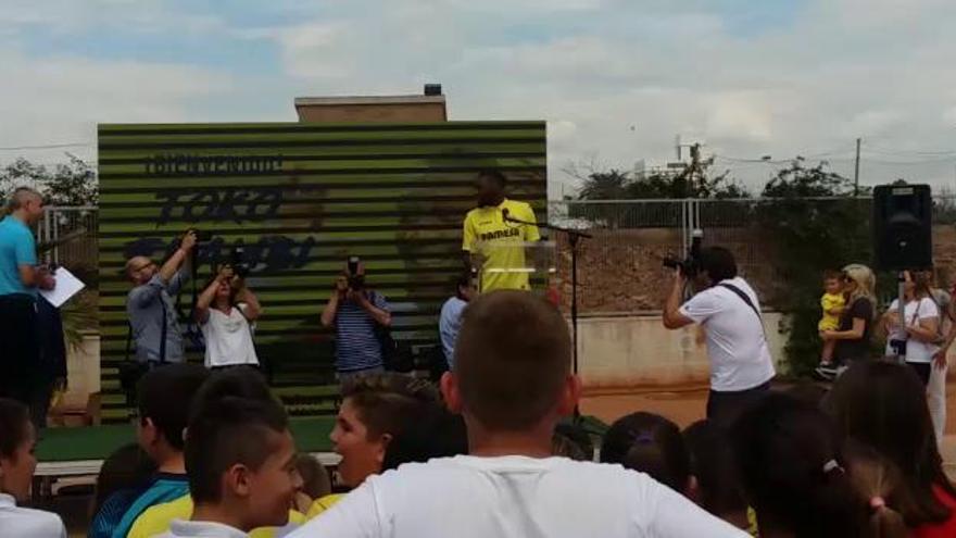 Presentación de Ekambi en el Villarreal