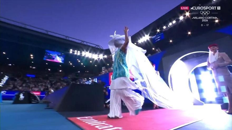 Naomi Osaka no deja indiferente a nadie con su salida a pista en el Open de Australia