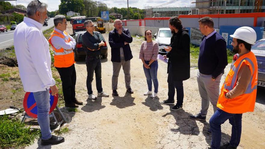 Reunión de Lorenzo con técnicos locales, del Sergas y de la empresa.