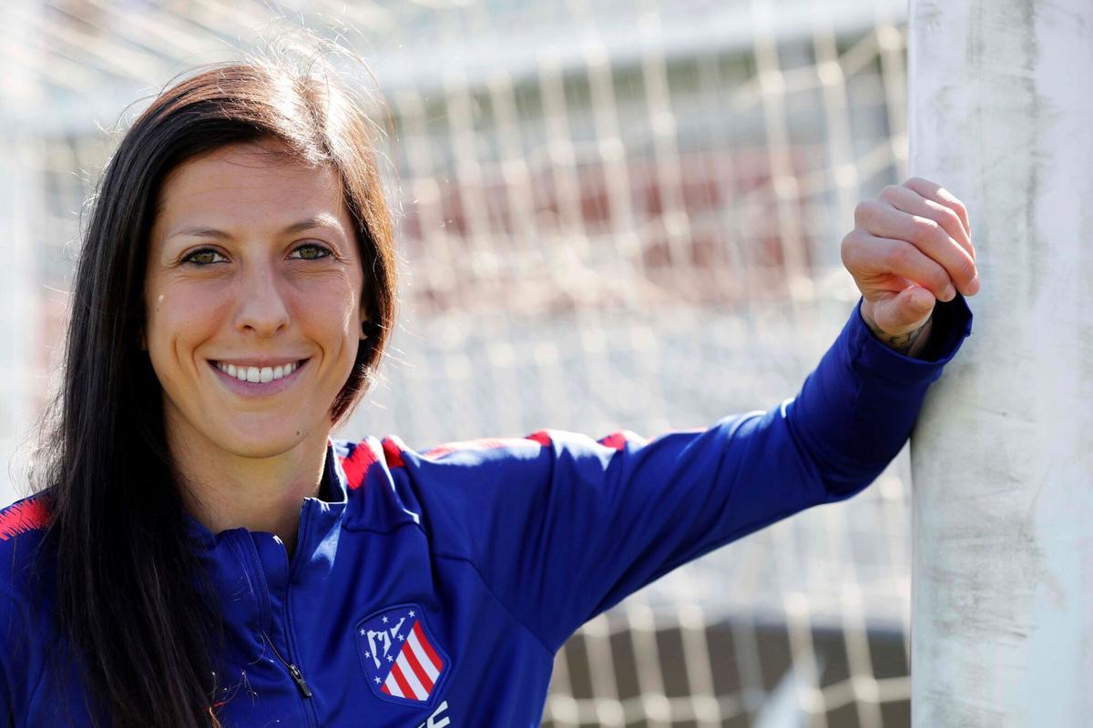 Jenni Hermoso con el chándal del Atlético de Madrid