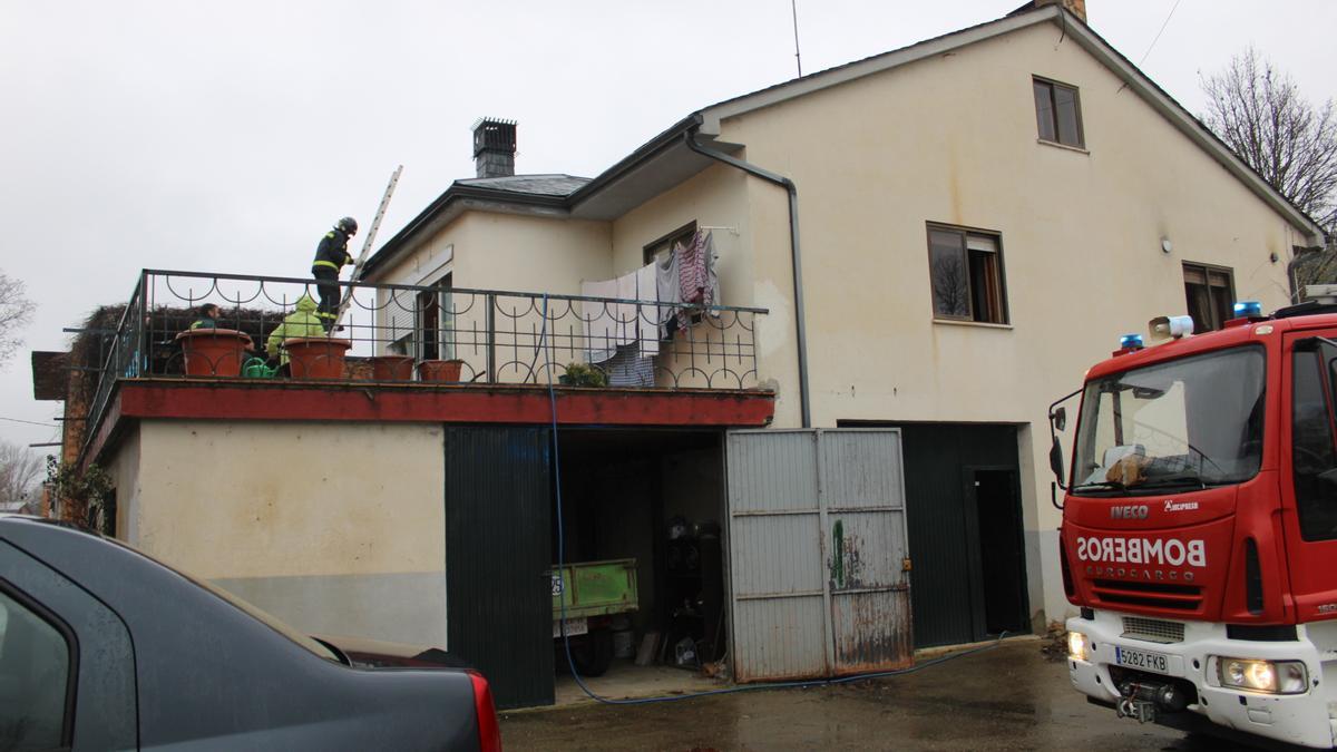 Vivienda de El Puente donde se prendió la chimenea