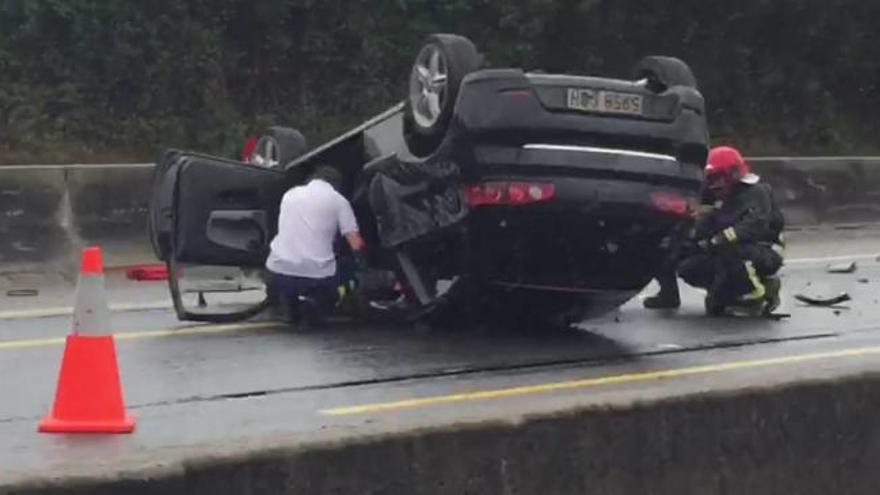 Así quedó el coche siniestrado en plena A-55