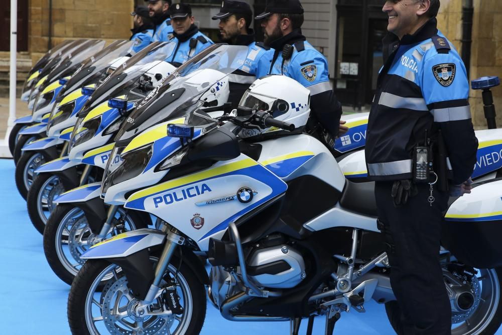 Presentación de las nuevas motos de la Policía Local de Oviedo.