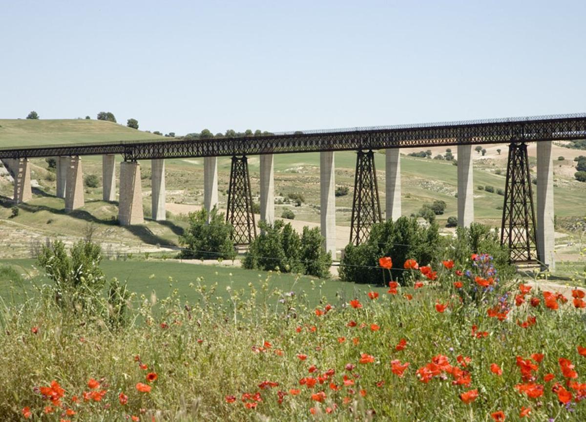El Puente del Hacho, en Granada, el más grande de toda España
