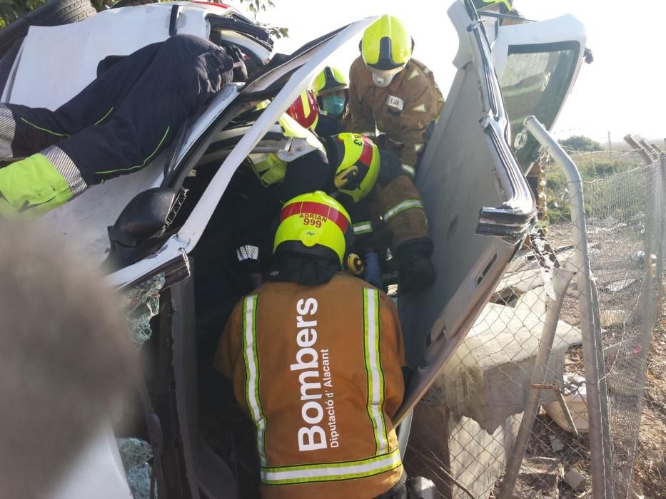 Una mujer herida grave tras un aparatoso accidente en Elche