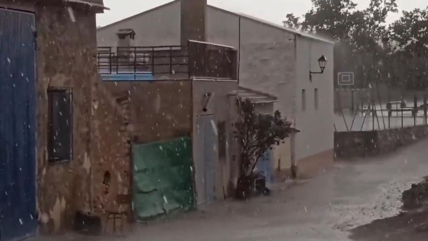 El granizo sorprende a las pedanías caravaqueñas de El Moral y El Moralejo