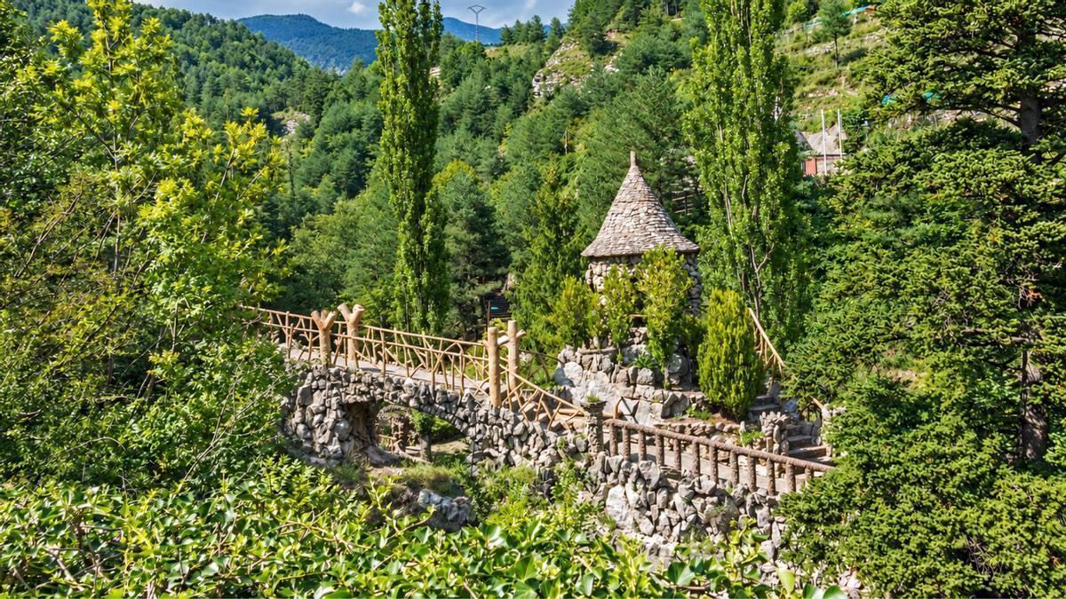 La obra más desconocida de Gaudí se esconde en un pueblo de 1.000 habitantes a hora y media de Barcelona