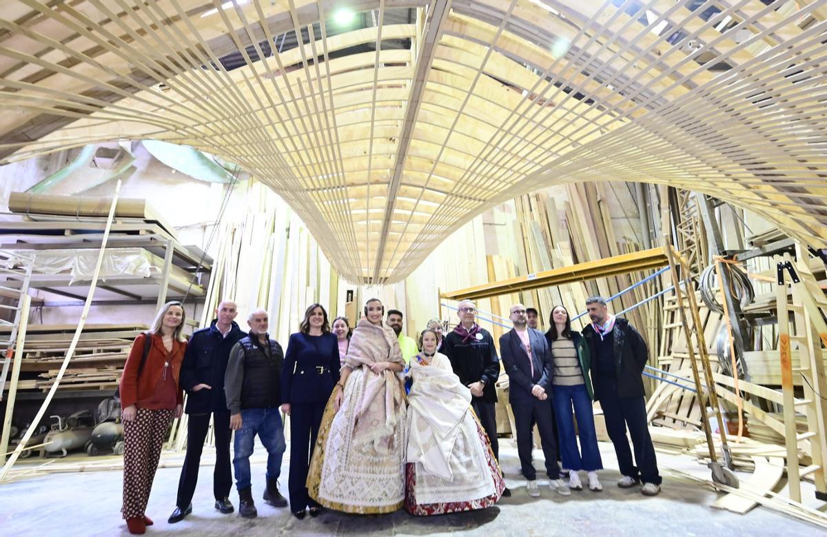 Falleras Mayores, la alcaldesa y otros miembros del consistorio