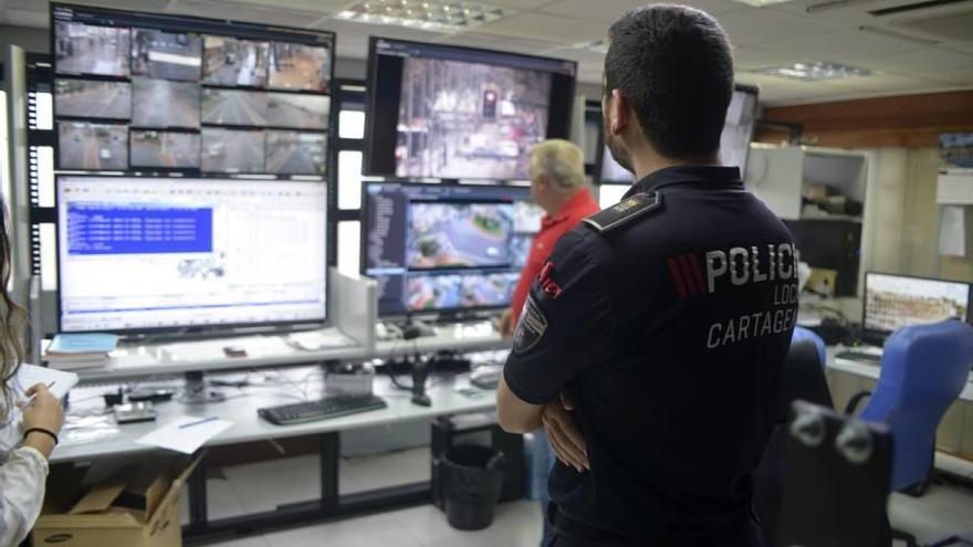 La Policía Local ya controla desde una sala todas las cámaras que hay en la ciudad