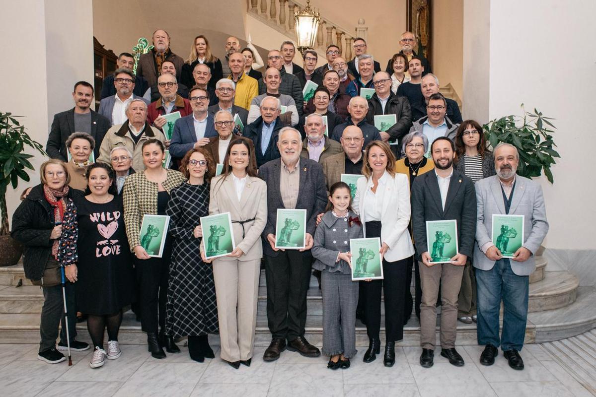 El Ayuntamiento de Castelló ha acogido la presentación del libro sobre los pregoneros magdaleneros.