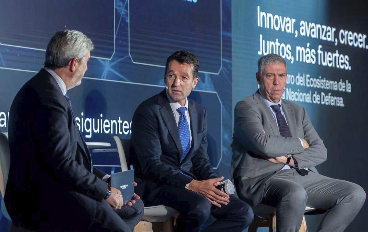 Indra afronta un consell d’alt voltatge amb el relleu d’Escribano sobre la taula