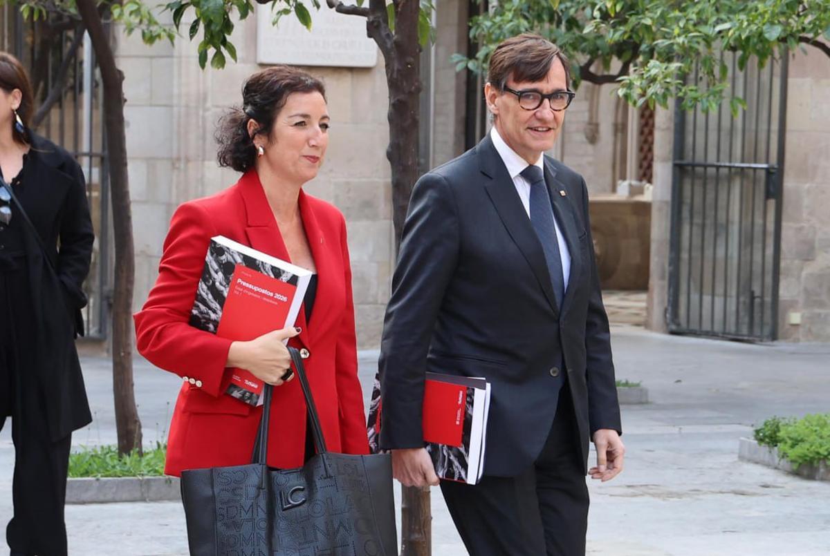 El president de la Generalitat, Salvador Illa, i la consellera d’Economia, Alícia Romero, aquest divendres.
