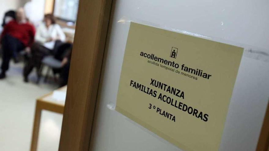 La Xunta y Cruz Roja buscan familias de acogida para 30 menores de A Coruña