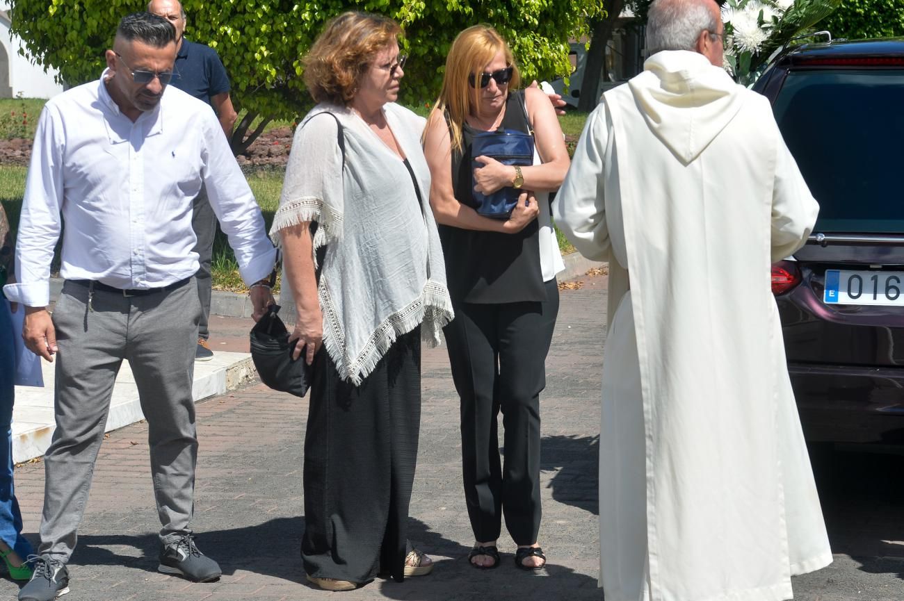 Ángel Ferrera ya descansa en el cementerio