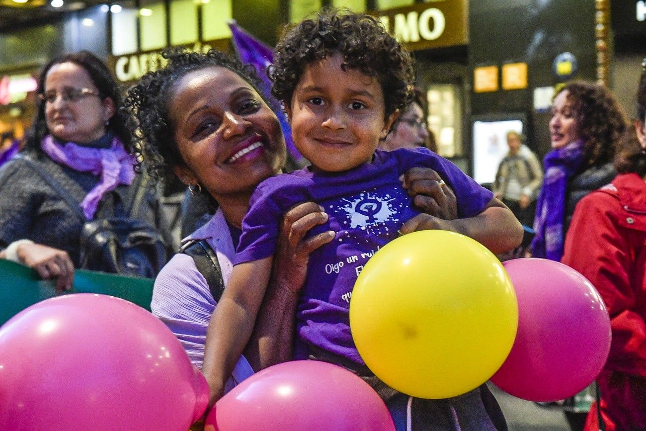 La manifestación del 8M en Las Palmas de Gran Canaria, en imágenes