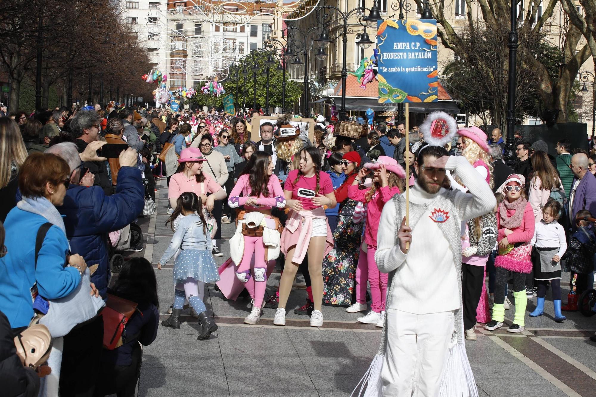 Así han disfrutado pequeños y mayores en el desfile infantil del Antroxu de Gijón (en imágenes)