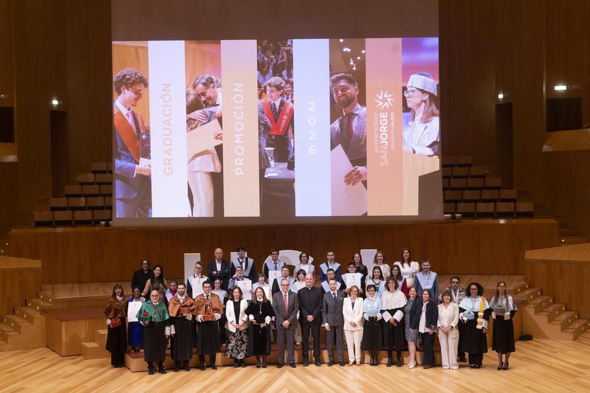 Graduados de la Primera Promoción de USJ Diversa.