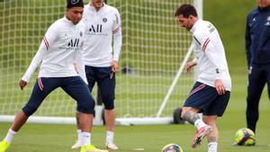 Buen ambiente en el entrenamiento del PSG