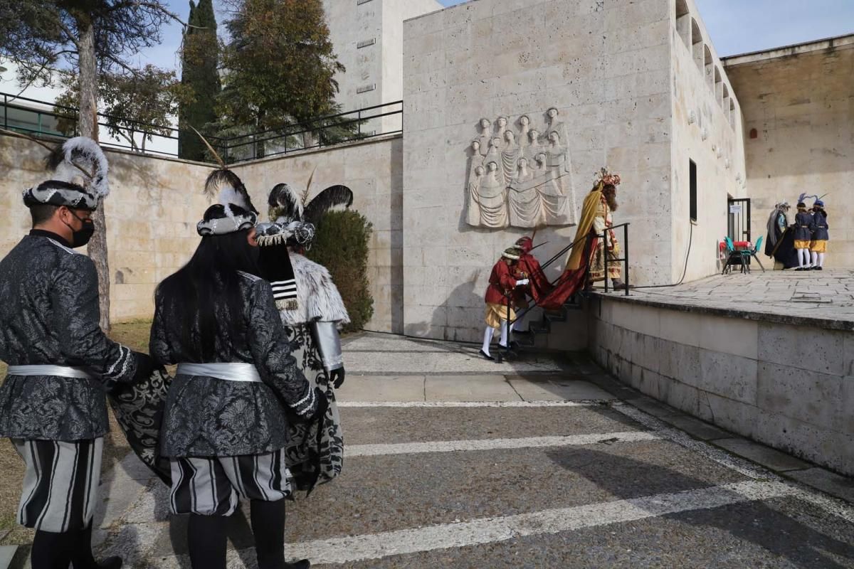 Los Reyes Magos surcan en globo el cielo de Córdoba