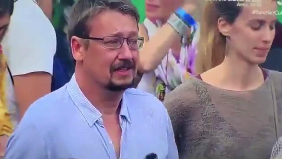 Domènech, captado llorando por las cámaras durante la manifestación de este sábado en Barcelona.