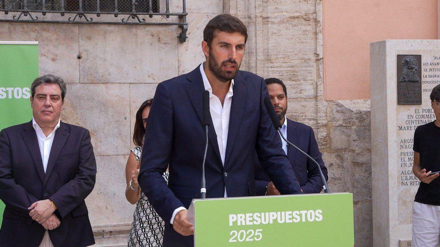Antelo presume de cerrar el centro de menores de Santa Cruz ante sus colegas de Vox