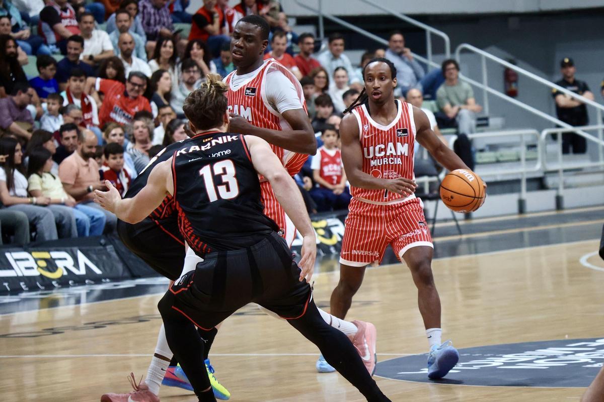 El base Mike Forrest, del UCAM Murcia, durante el partido ante el Bàsquet Girona.