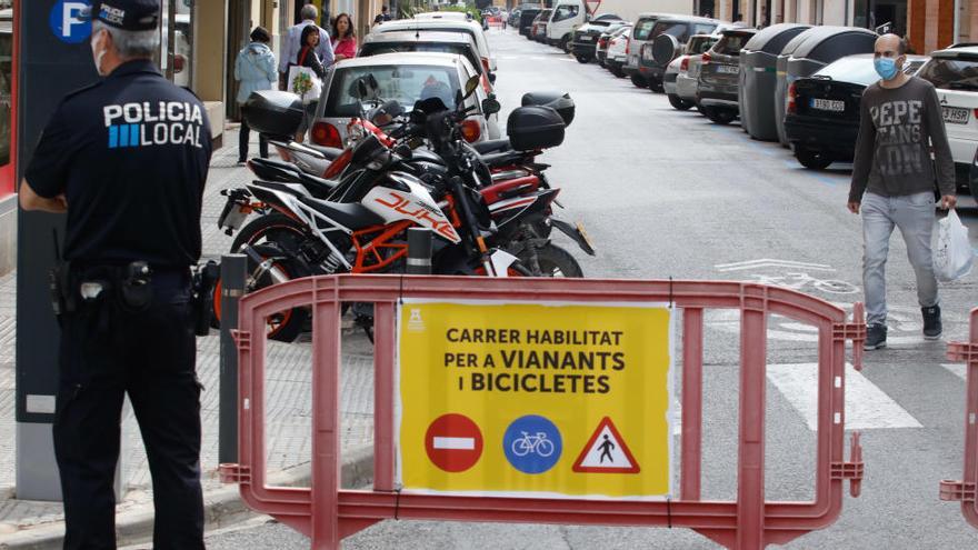 Los coches volverán el día 20 a las calles de Ibiza cerradas por el Covid-19