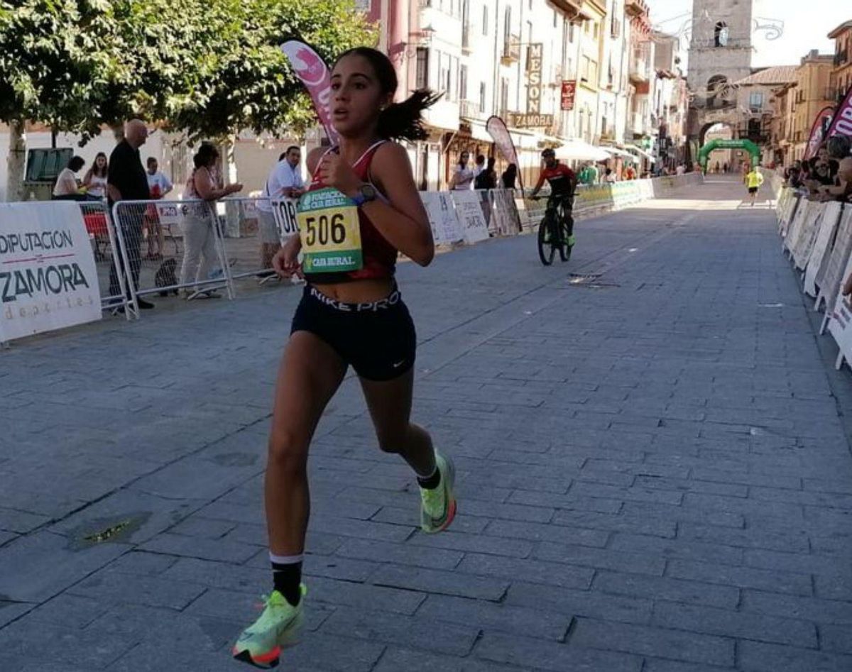 Rubén Sánchez y Andrea Jaén ganan el Cross de Toro