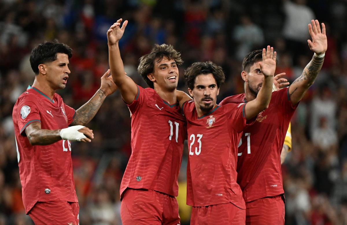 Joao Felix celebra su gol ante Gales con sus compañeros Vitinha o Joao Cancelo