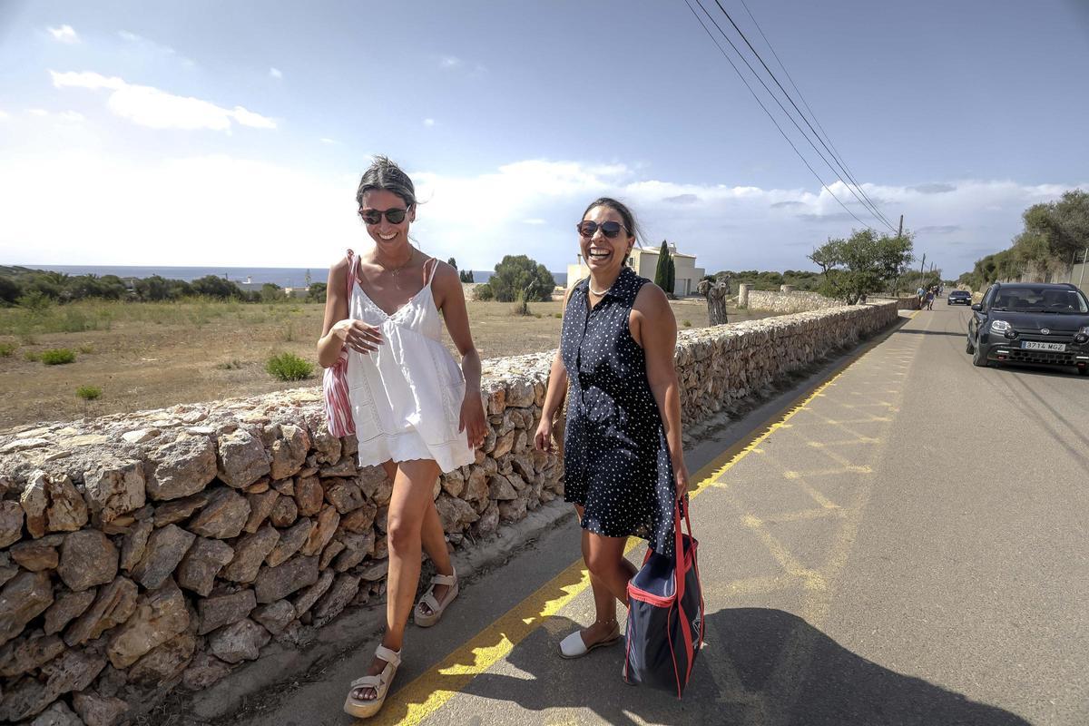 Fotos | El Caló des Moro, saturado de turistas