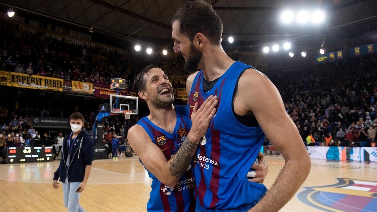 Laprovittola felicita a Mirotic después de su extraordinario partido ante el Madrid, con 31 puntos