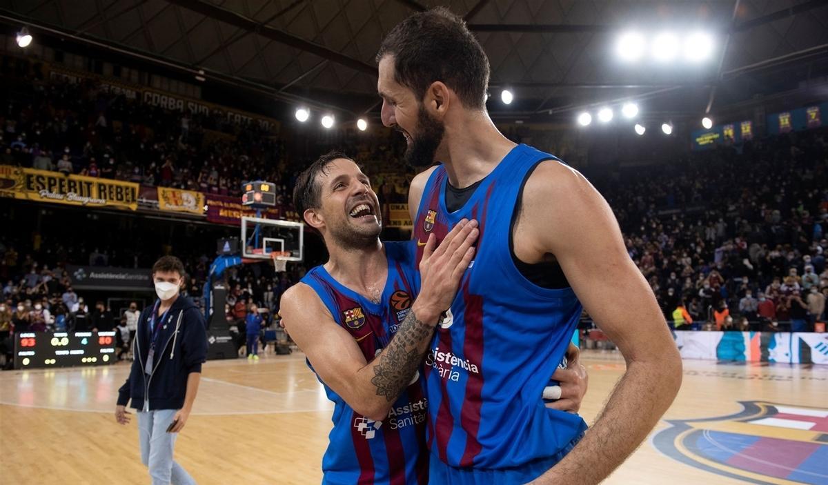 Laprovittola felicita a Mirotic después de su extraordinario partido ante el Madrid, con 31 puntos