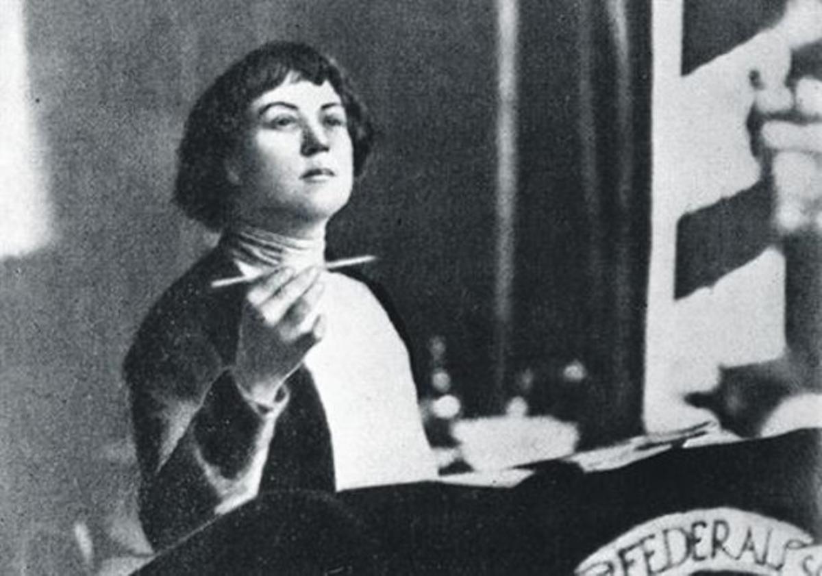 La revolucionària i feminista russa Aleksandra Kollontai. La revolucionària i feminista russa Aleksandra Kollontai.