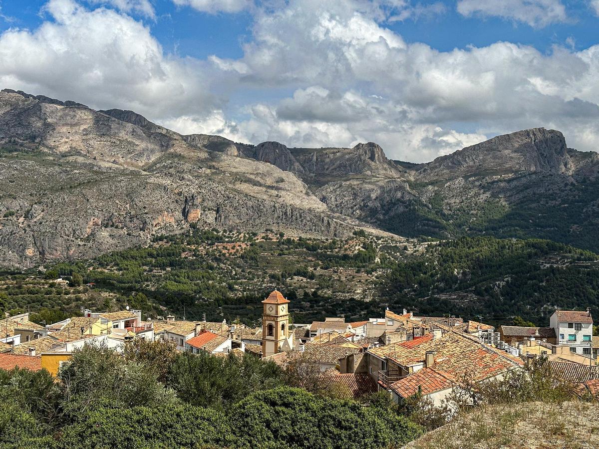 Benifato, la Serrella y la Mallada del Llop.