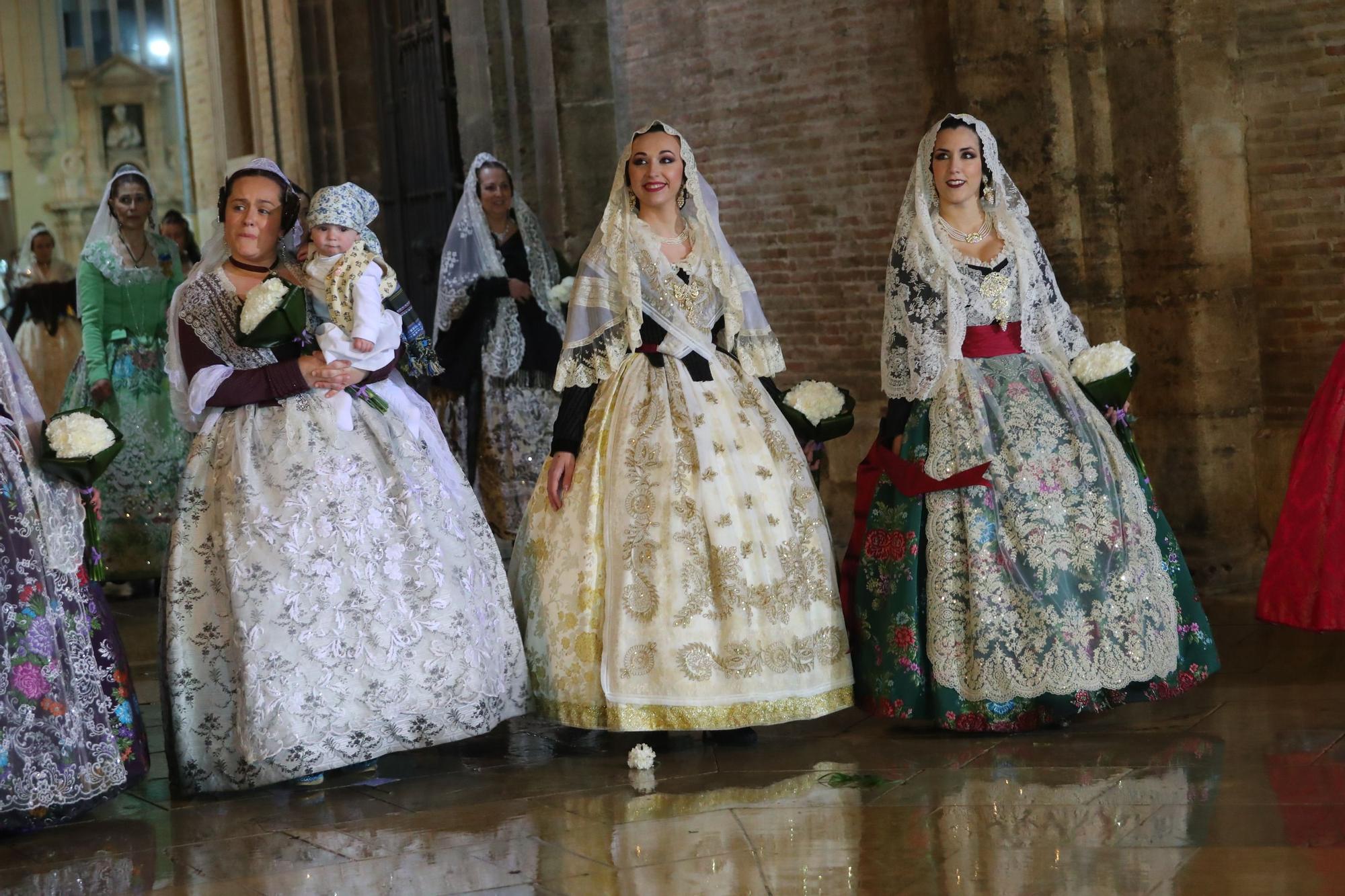 Búscate en el primer día de ofrenda por la calle de la Paz (entre las 20:00 a las 21:00 horas)
