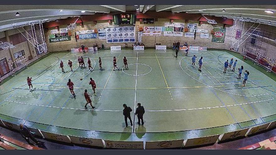 Una vista del polideportivo de Vedruna. // FdV