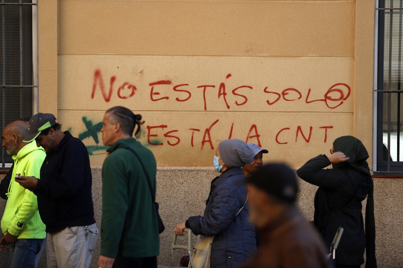 Los Ángeles Malagueños de la Noche reparten una cena especial por Nochebuena 2022