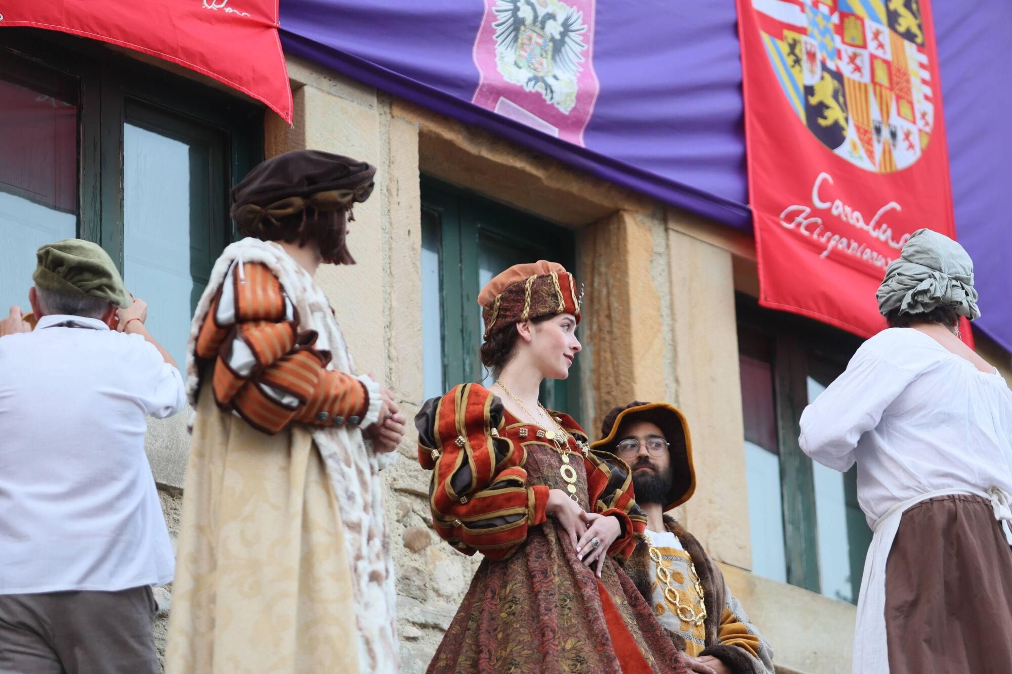 Carlos V siempre desembarca en Tazones