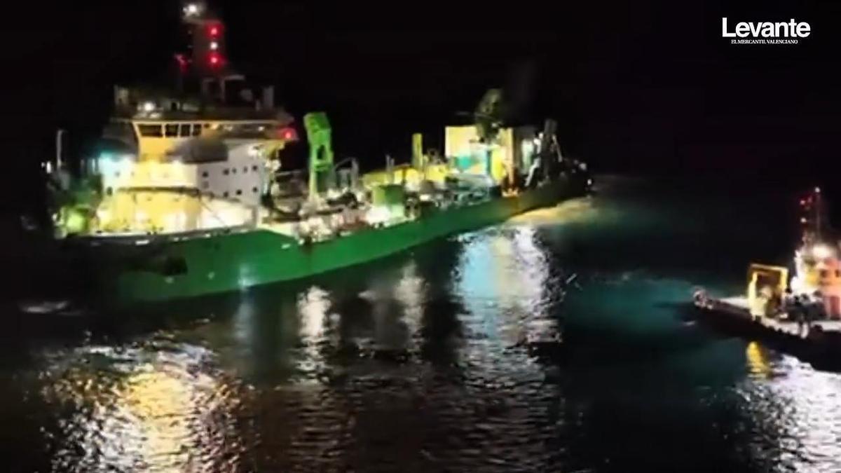 Trabajos las 24 horas en Sagunto para el macrotrasvase de arena